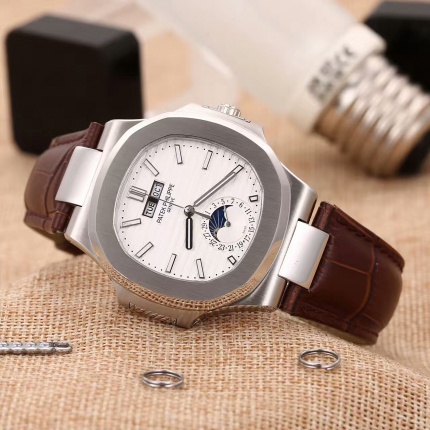 Patek Philippe Watches in 96329
