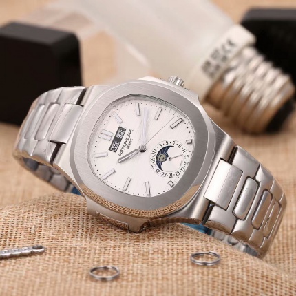 Patek Philippe Watches in 96337
