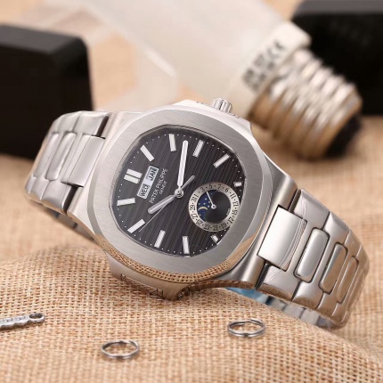 Patek Philippe Watches in 96339