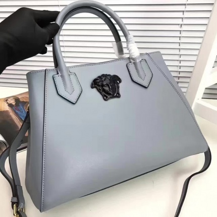 Versace  AAA Quality Handbags in 96543
