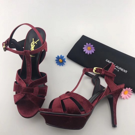 YSL Sandals For Women in 102189