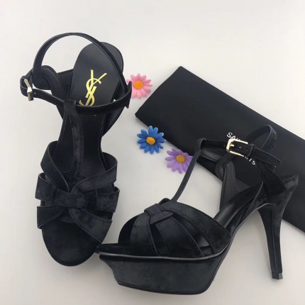 YSL Sandals For Women in 102190