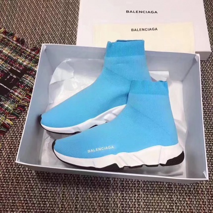 Balenciaga Sneakers For Women in 102234