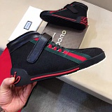 Gucci AAA Quality Sneakers For Men in 102304