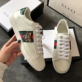Gucci AAA Quality Sneakers For Men in 102654