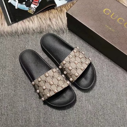 Gucci Slippers For Women in 104511