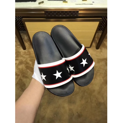 Givenchy Slippers For Men in 104541