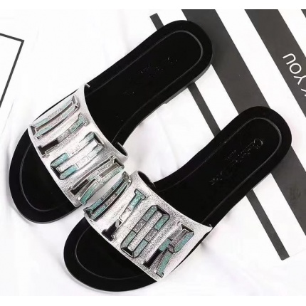 Dior Slippers For Women in 104569