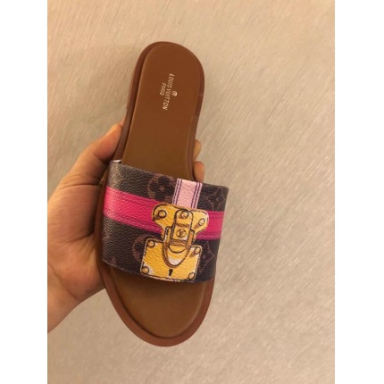 Louis Vuitton Slippers For Women in 105698