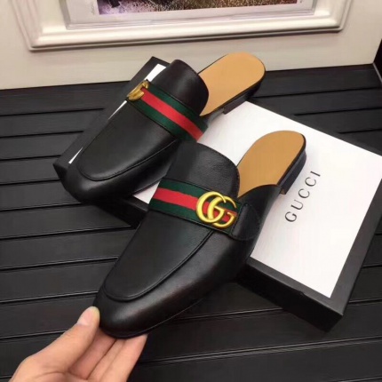 Gucci Loafers For Men  in 105859