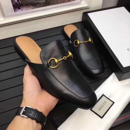 Gucci Loafers For Men  in 105861