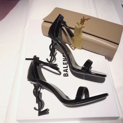 YSL Sandals For Women in 106042