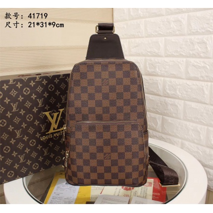 Louis Vuitton High quality Shoulder Bags For Men in 107869