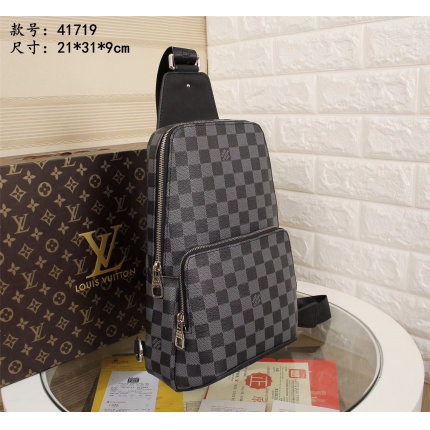 Louis Vuitton High quality Shoulder Bags For Men in 107870