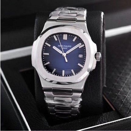 Patek Philippe Watches in 108424