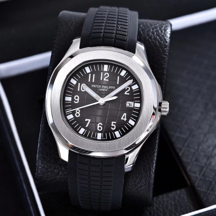 Patek Philippe Watches in 108532