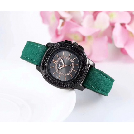 Cheap Fahion Gucci Watches in 109426