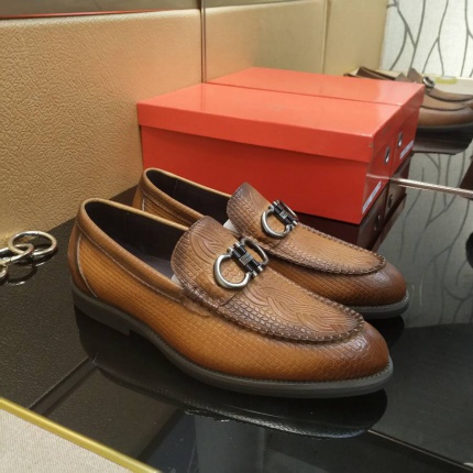 Ferragamo Dress Shoes For Men in 109636