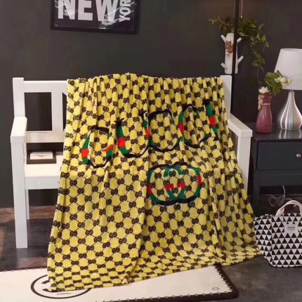 2018 New Season Gucci Blanket  in 110579