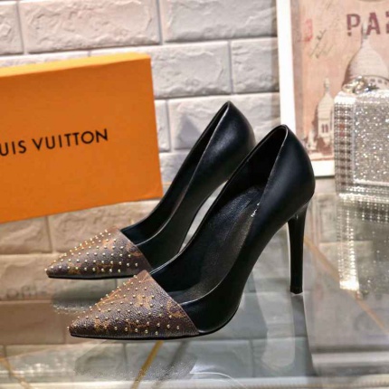 2018 New Louis Vuitton Pumps For Women  in 110975
