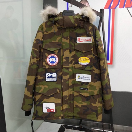 Canada Goose Down Jackets for Men in 111184