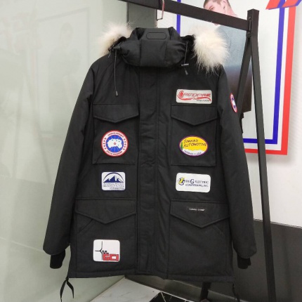 Canada Goose Down Jackets for Men in 111185