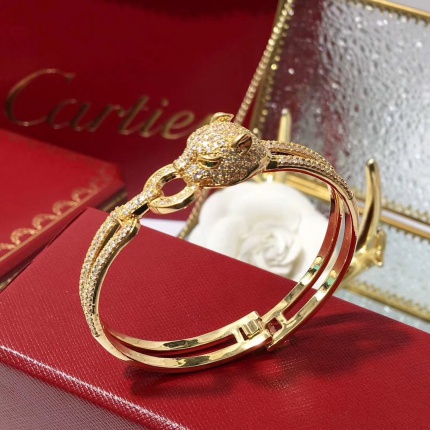 2018 New iced Cartier Bracelets  in 111728