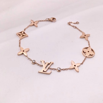 Louis Vuitton Bracelets in 111750