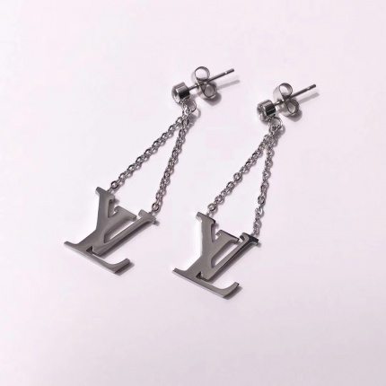 Louis Vuitton Earrings in 111766
