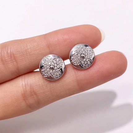 Louis Vuitton Earrings in 111769