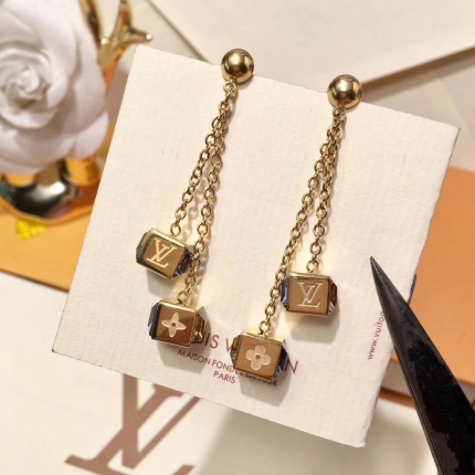 Louis Vuitton Earrings in 111772