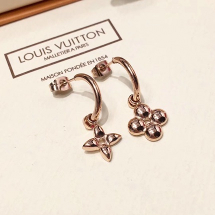 Louis Vuitton Earrings in 111774