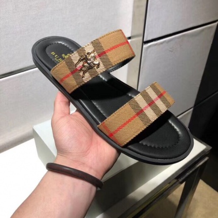 New Arrivals Burberry Slippers For Men size 38-44 in 116805