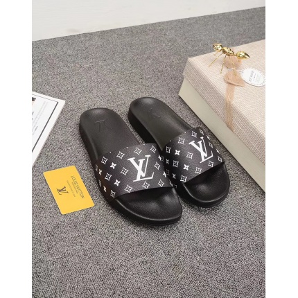 New Louis Vuitton Slippers For Men in 116851