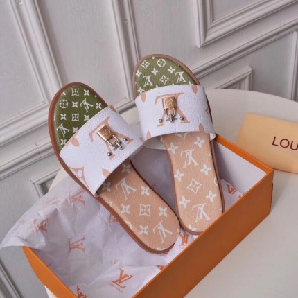 2019 New Arrivals Louis Vuitton Slippers For Women in 117022