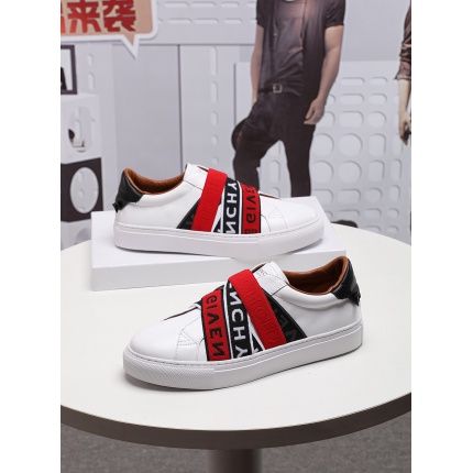Givenchy Sneakers For Men in 117891