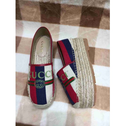 Gucci Loafers For Women in 120358