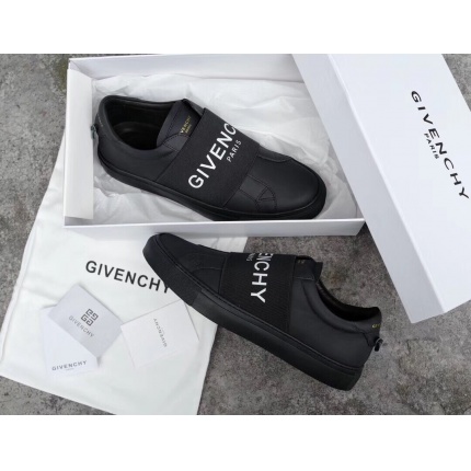 Givenchy Sneakers For Men in 120825