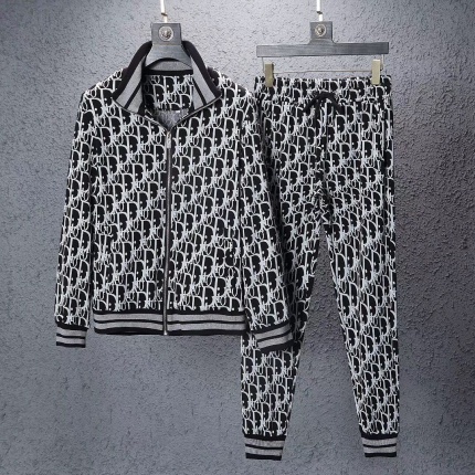 Dior Tracksuits For Men in 121678
