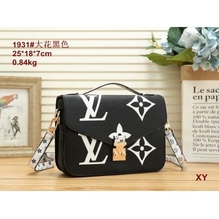 Louis Vuitton Cross Bags in 121737