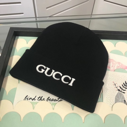 Gucci Beanies in 123029