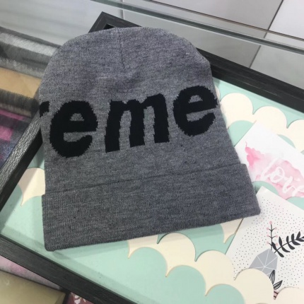 Louis Vuitton  Hats in 123081