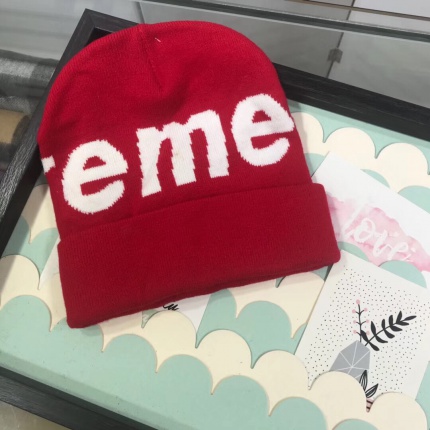 Louis Vuitton  Hats in 123082