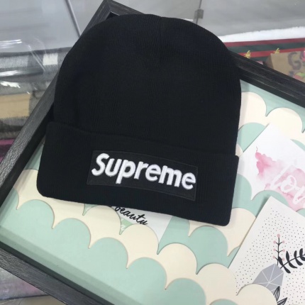 Louis Vuitton  Hats in 123083