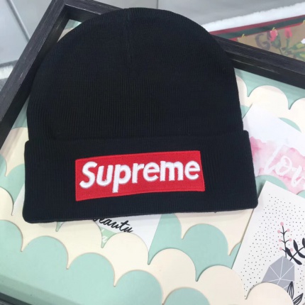 Louis Vuitton  Hats in 123084