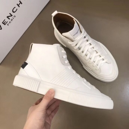 Givenchy Sneakers For Men in 123422