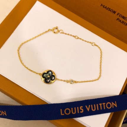 Louis Vuitton Bracelets in 124473