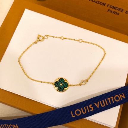 Louis Vuitton Bracelets in 124474