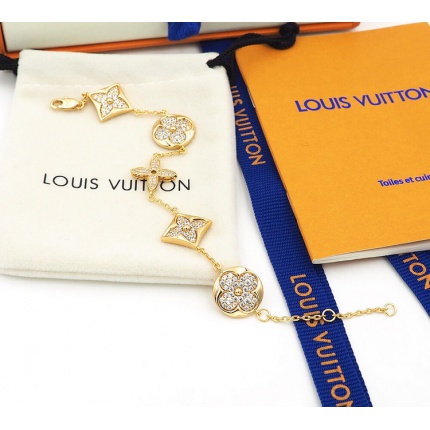 Louis Vuitton Bracelets in 124477