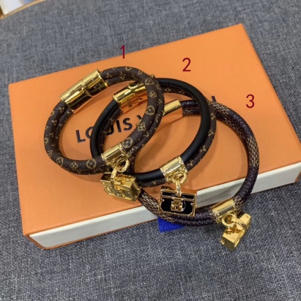 Louis Vuitton Bracelets in 124481